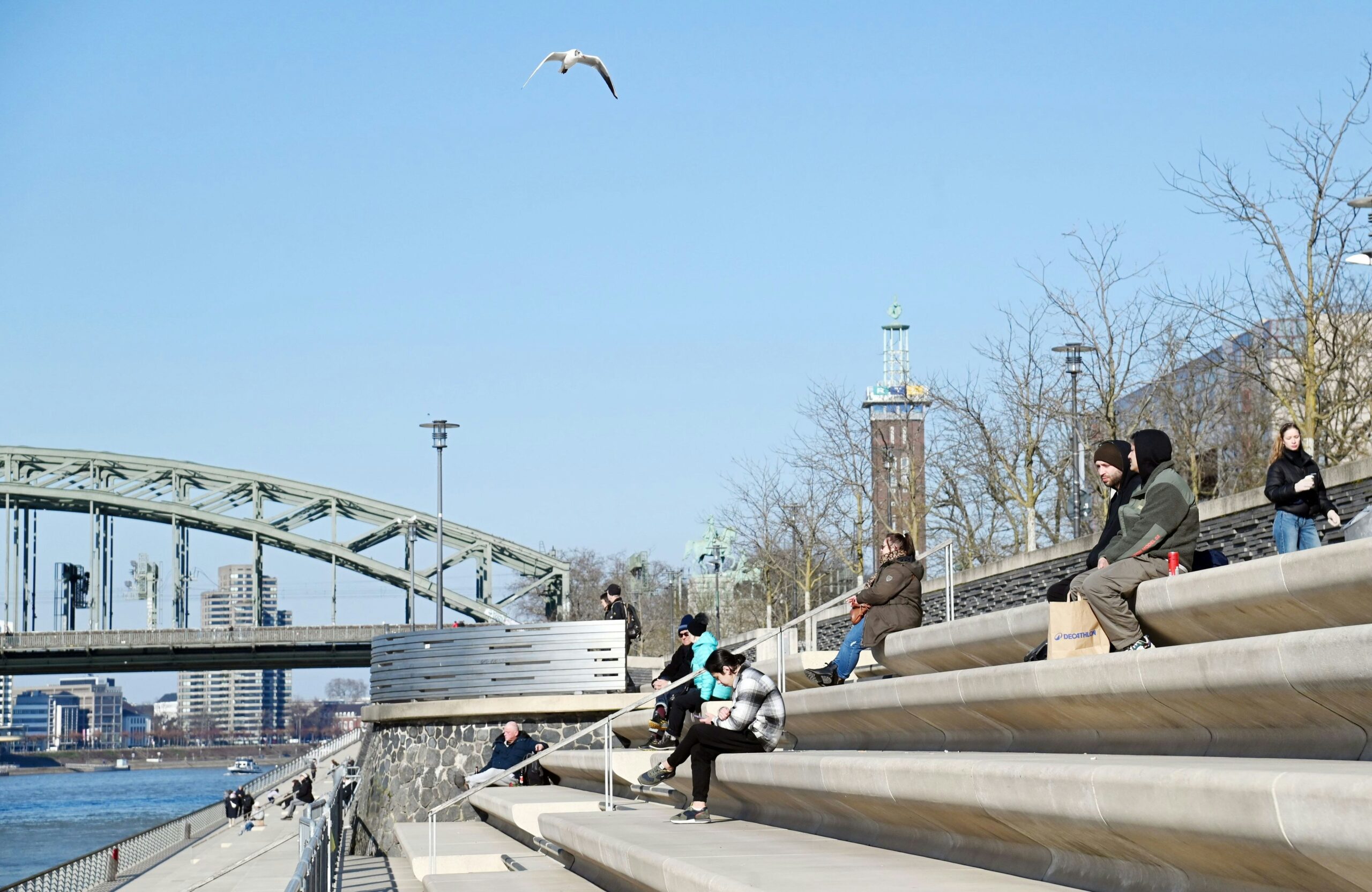 Wetter-Kapriolen: „Ungewöhnlich für Februar“ – Extremer Temperatur-Sprung in Köln und Region erwartet