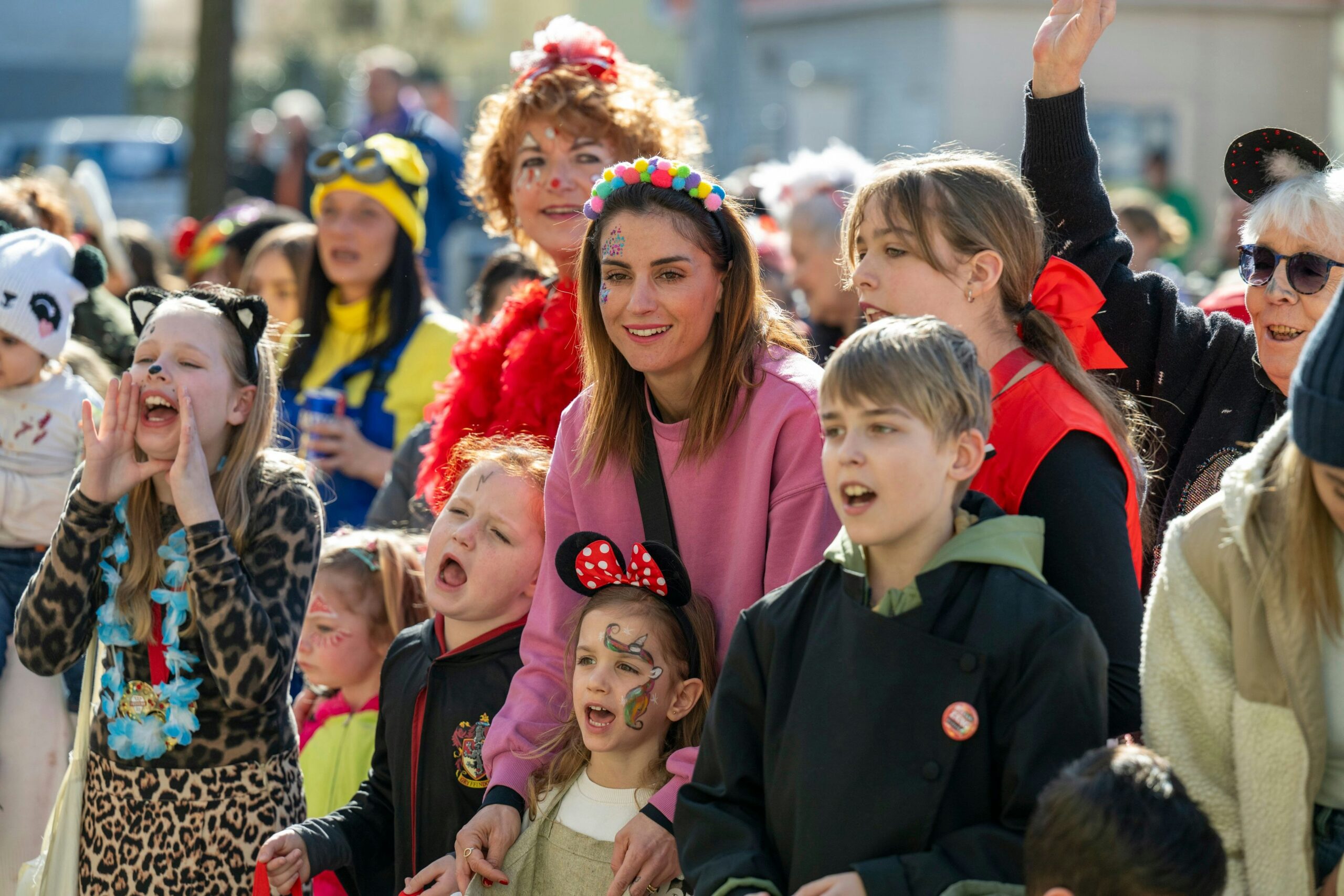 Bestes Wetter zu Karneval: Die schönsten Bilder vom Nippeser Veilchendienstagszoch