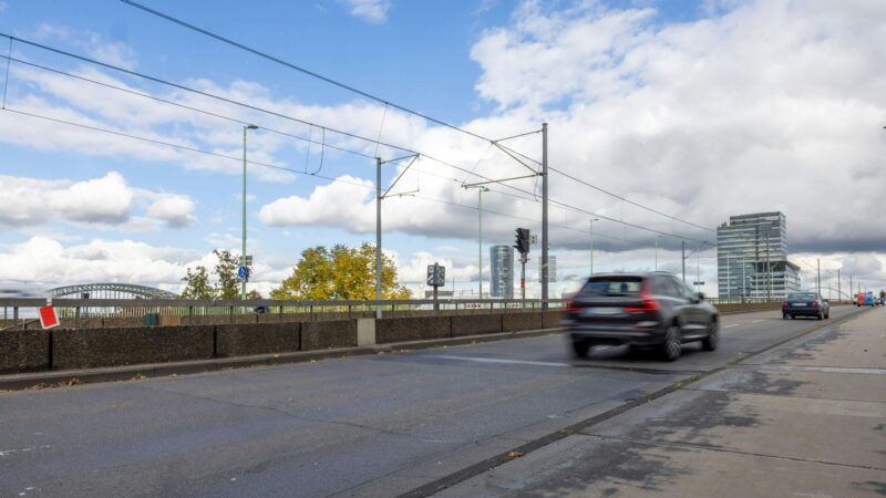 Sanierung in Köln: Deutzer Brücke ist für zehn Wochen gesperrt