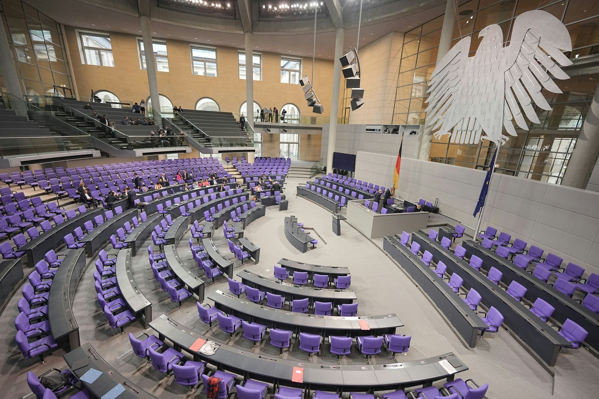 Internationaler Frauentag: Männersache Politik? Was wenig Frauen im Bundestag bedeuten