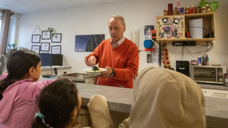 Ehrenamt: Kinder satt und schlau machen in der Übermittagsbetreuung Arche Nova in Finkenberg