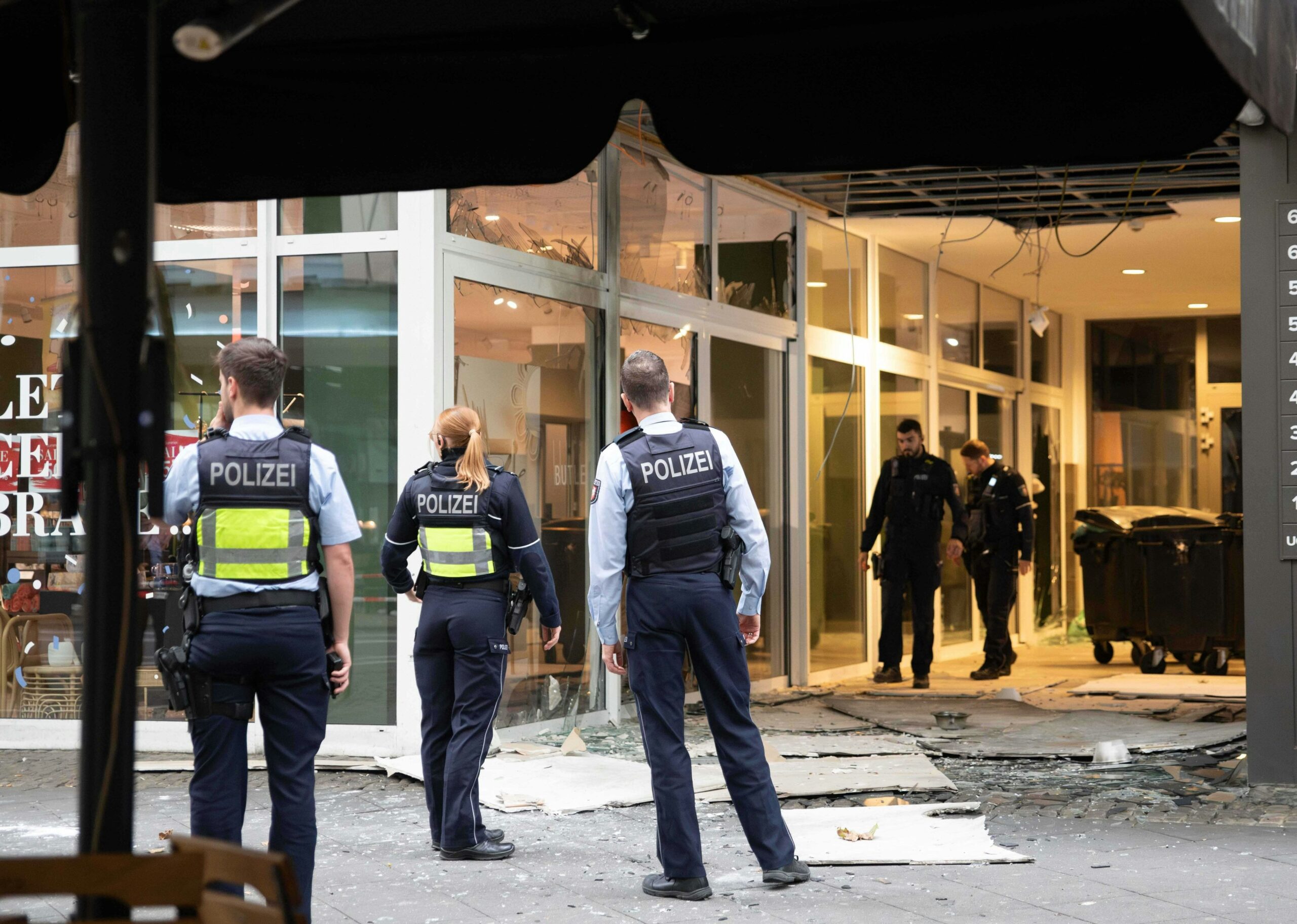 Explosion in Kölner Innenstadt: Jugendlicher stellt sich