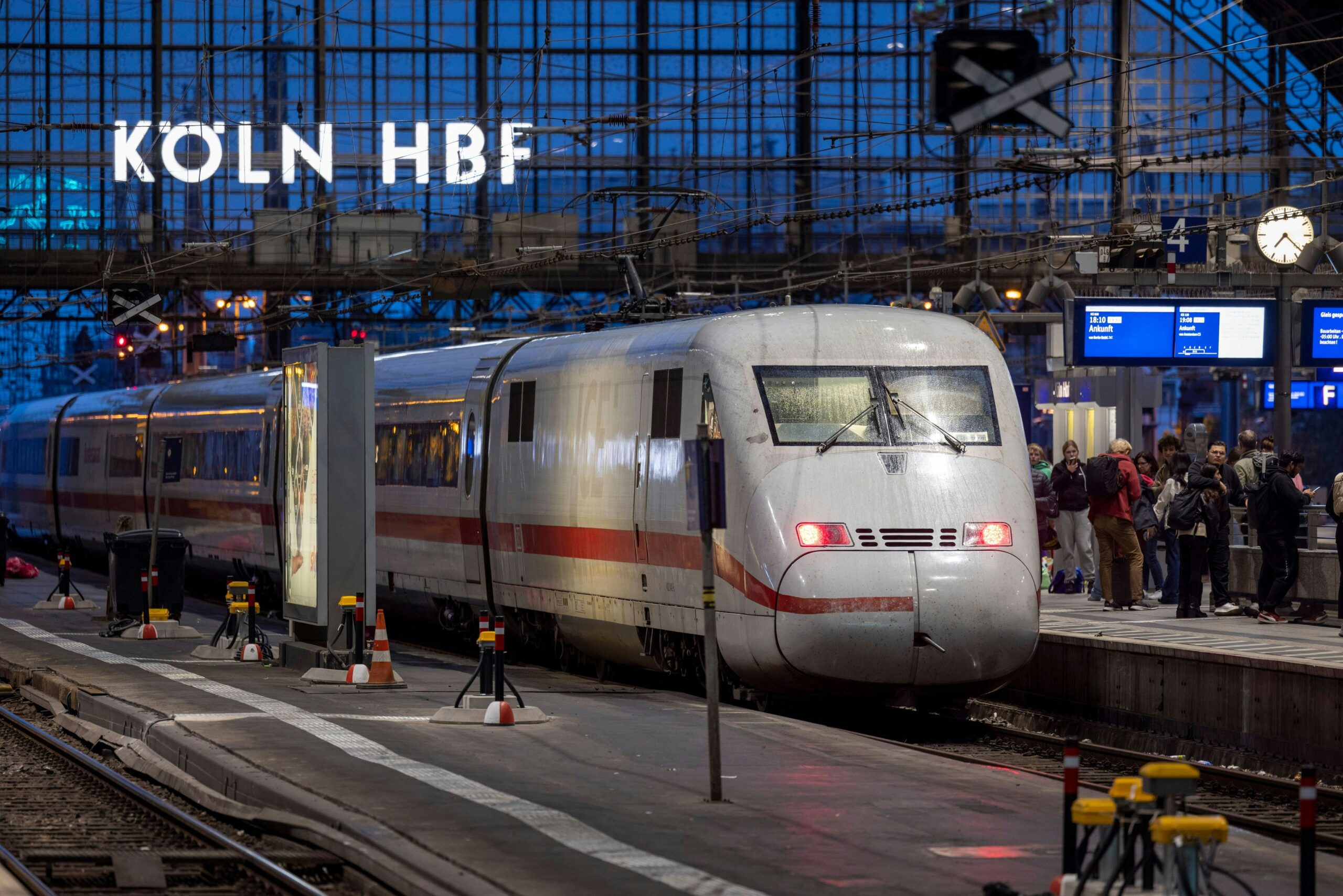 Kein Fernverkehr: Hauptbahnhof Köln wird am Wahlsonntag stundenlang gesperrt