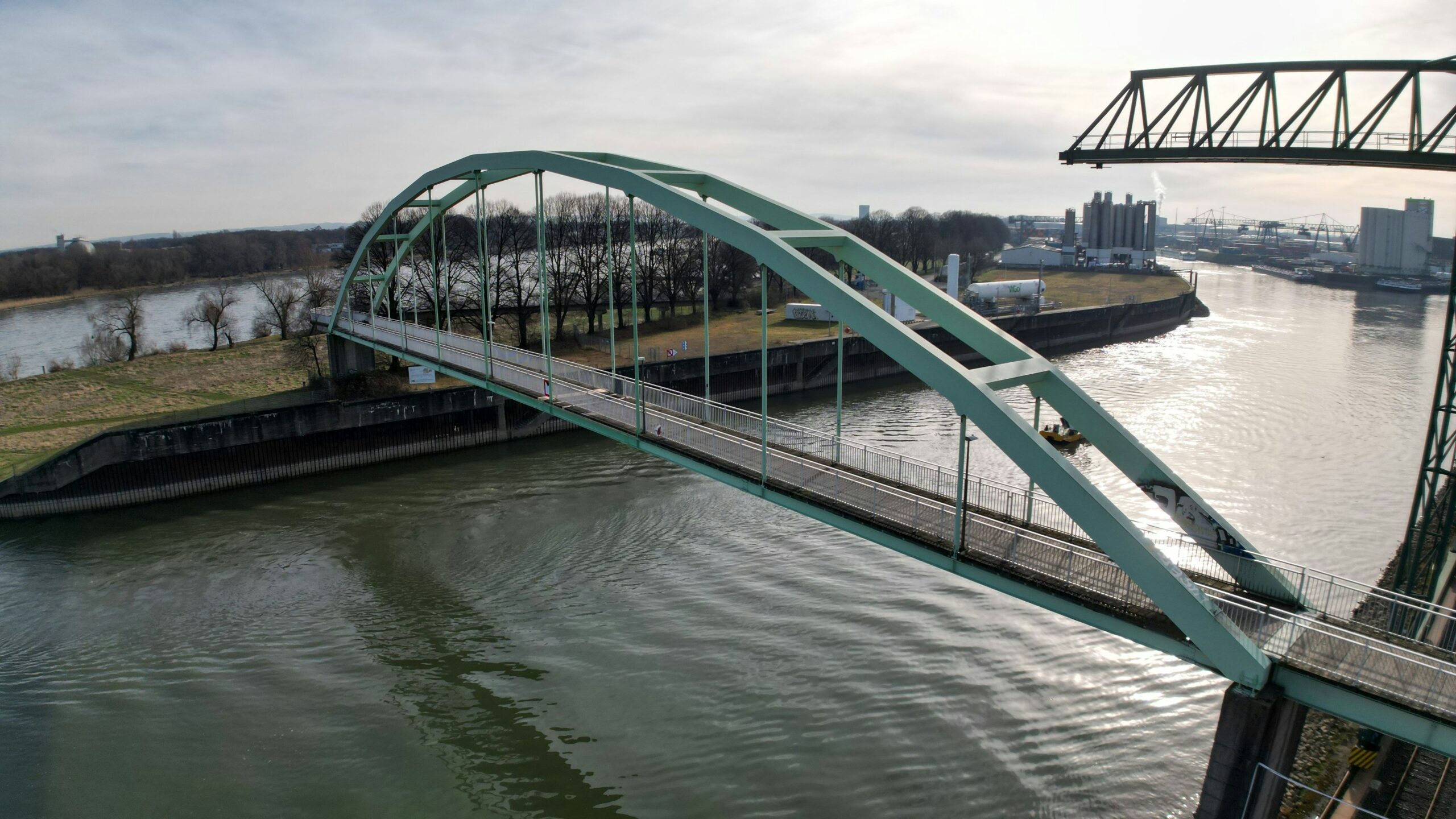 Nach 17 Monaten: Gesperrte Brücke am Niehler Hafen ab Donnerstag wieder frei