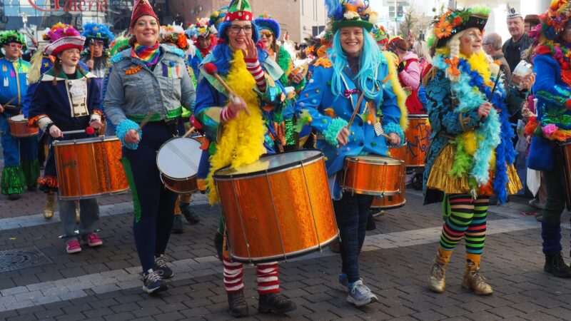 Brühl Alaaf!: So bunt war der Närrische Elias in der Schlossstadt