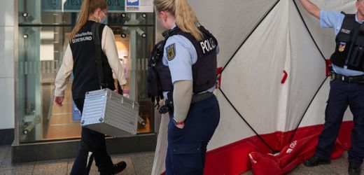 Dortmund: Mann sticht Fahrkartenverkäufer nieder