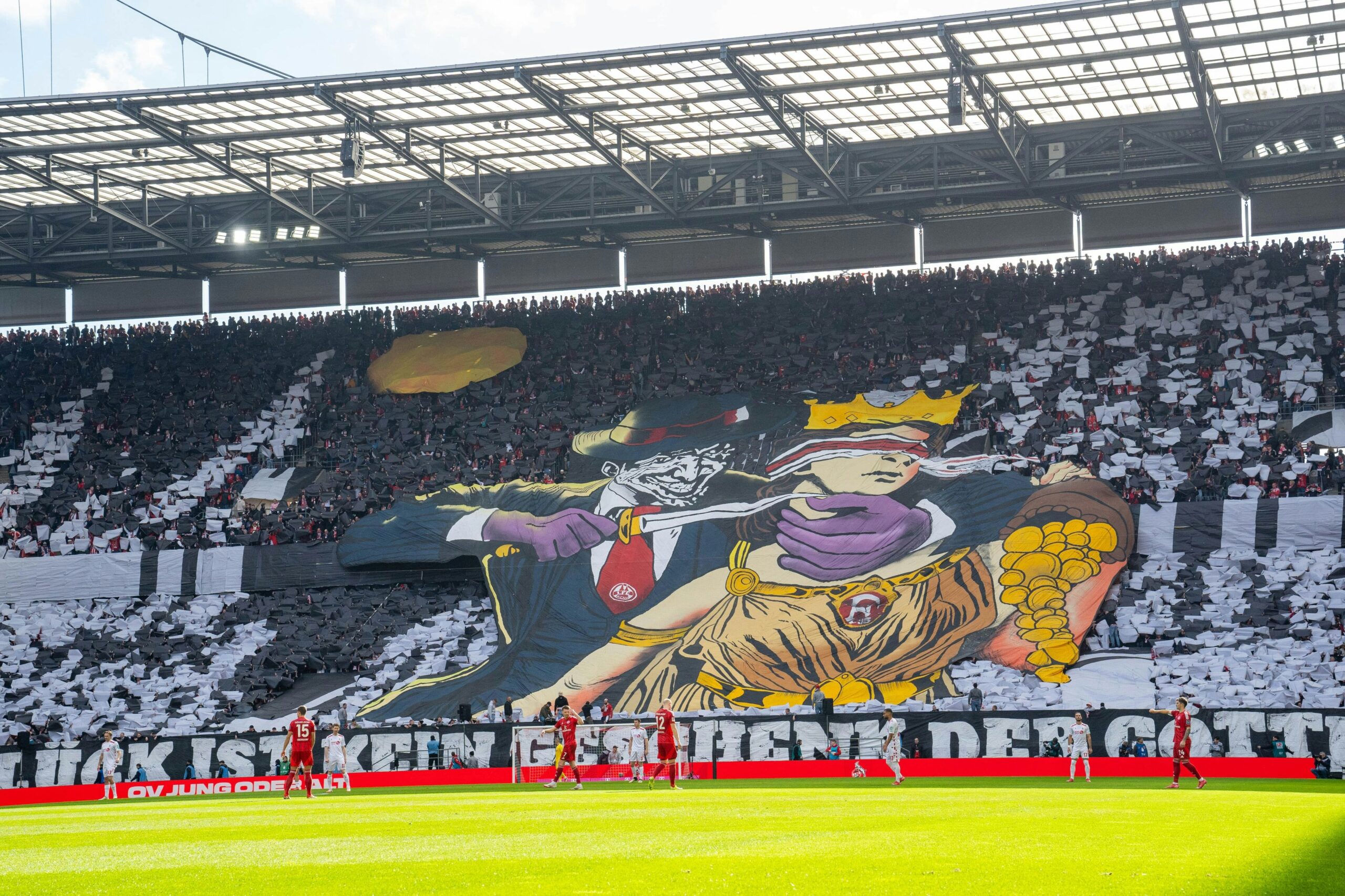 1. FC Köln gegen Fortuna Düsseldorf: Choreographie der FC-Ultras sorgt für Aufregung