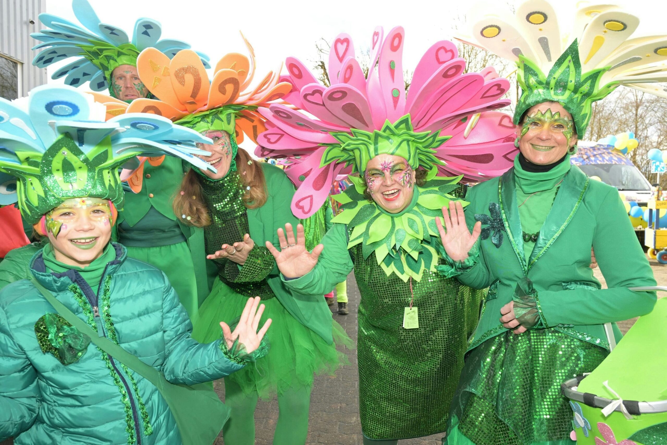 Karneval: Beim Zug in Bechen herrschte trotz schlechtem Wetter gute Stimmung