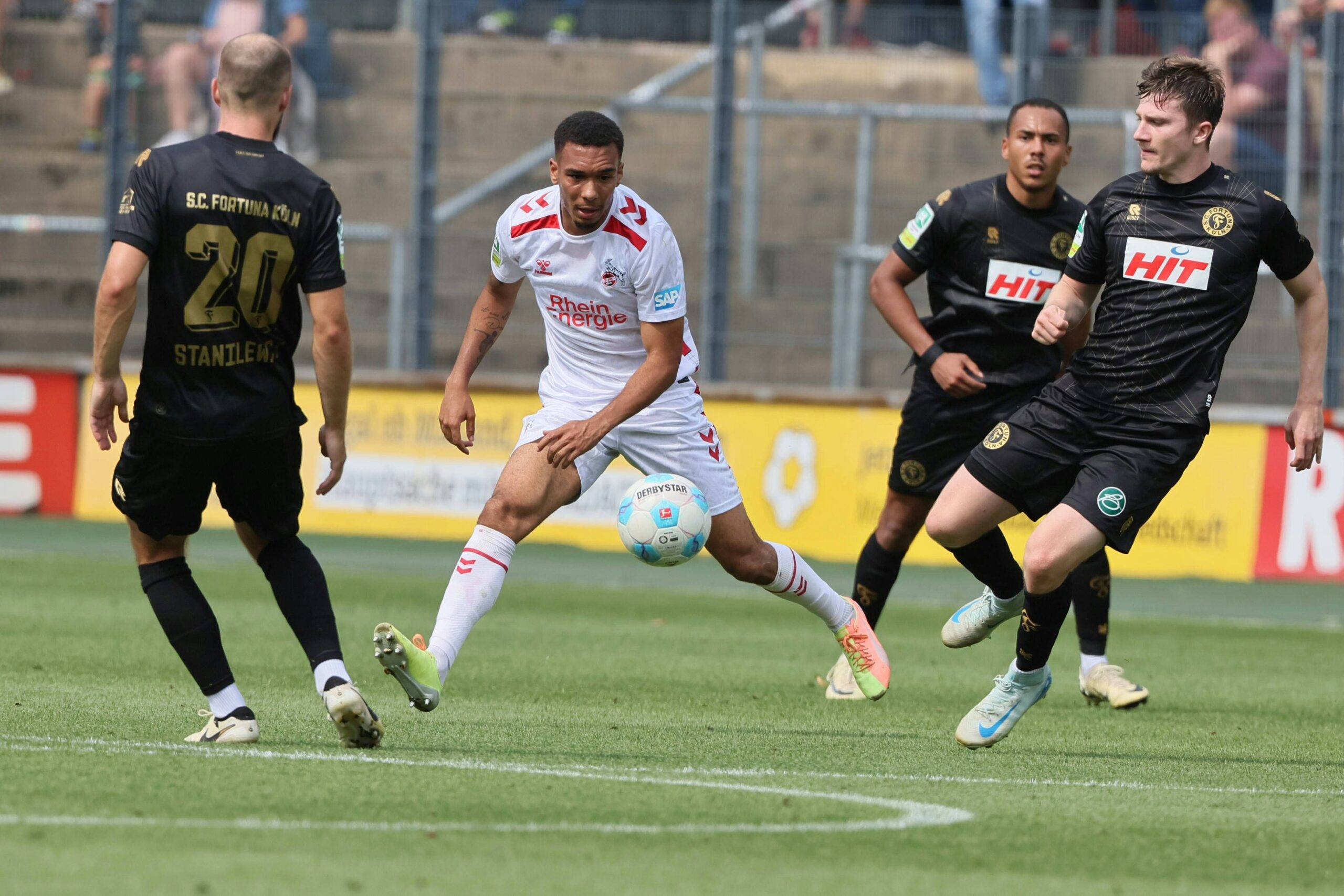 Regionalliga West: 1. FC Köln steht vor Duell mit wilder Vergangenheit