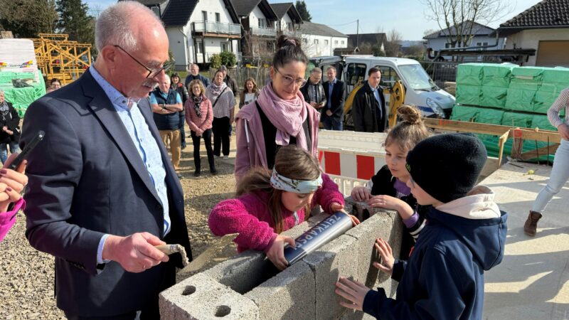 Grundsteinlegung: Grundschule in Marienfeld erhält für 7,3 Millionen Euro einen Anbau