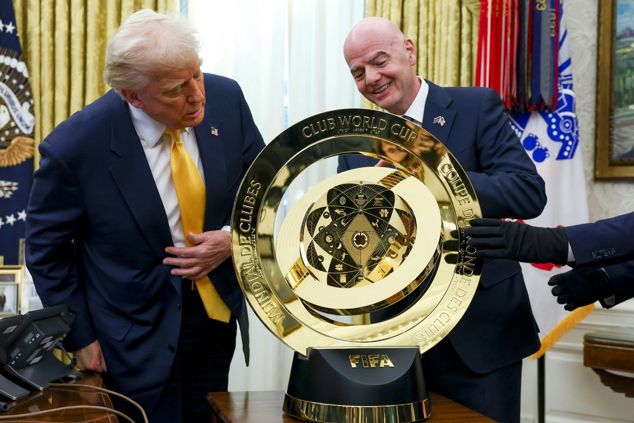 FIFA-Boss in Washington: Trump schafft Task Force für WM – Infantino im Weißen Haus