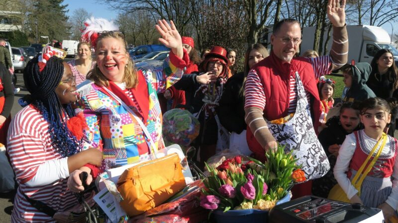 Veedelszoch: „Wenn Bäume widder blöhe“ – Neubrücker Jecken setzen auf umweltschonendes Wurfmaterial